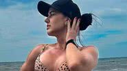 De biquíni cavado, Graciele Lacerda escancara corpão sarado aos 42 anos: "Corpo perfeito" - Reprodução/Instagram