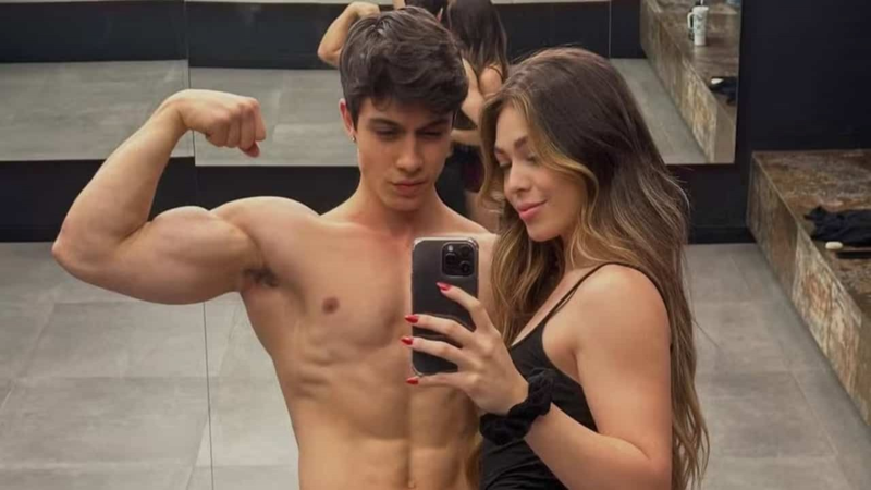 Um mês após assumir namoro com fisiculturista, Melody revela que está solteira - Reprodução/ Instagram